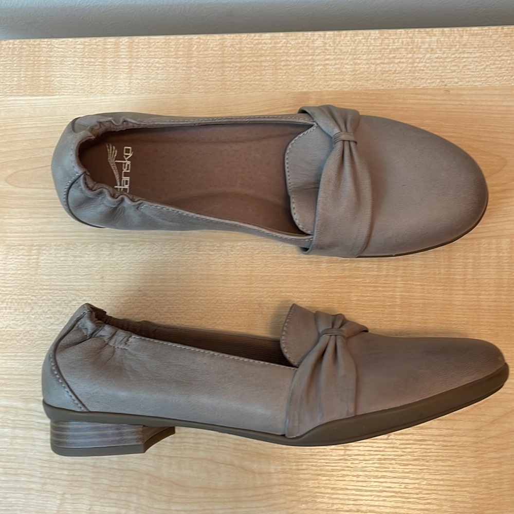 Dansko Tan Burnished Nappa Leather Slip On Removable Footbed Loafer - New